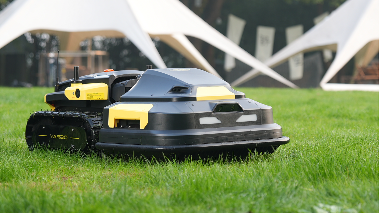 Yarbo Pro Mower 4in1 Bundle image 5